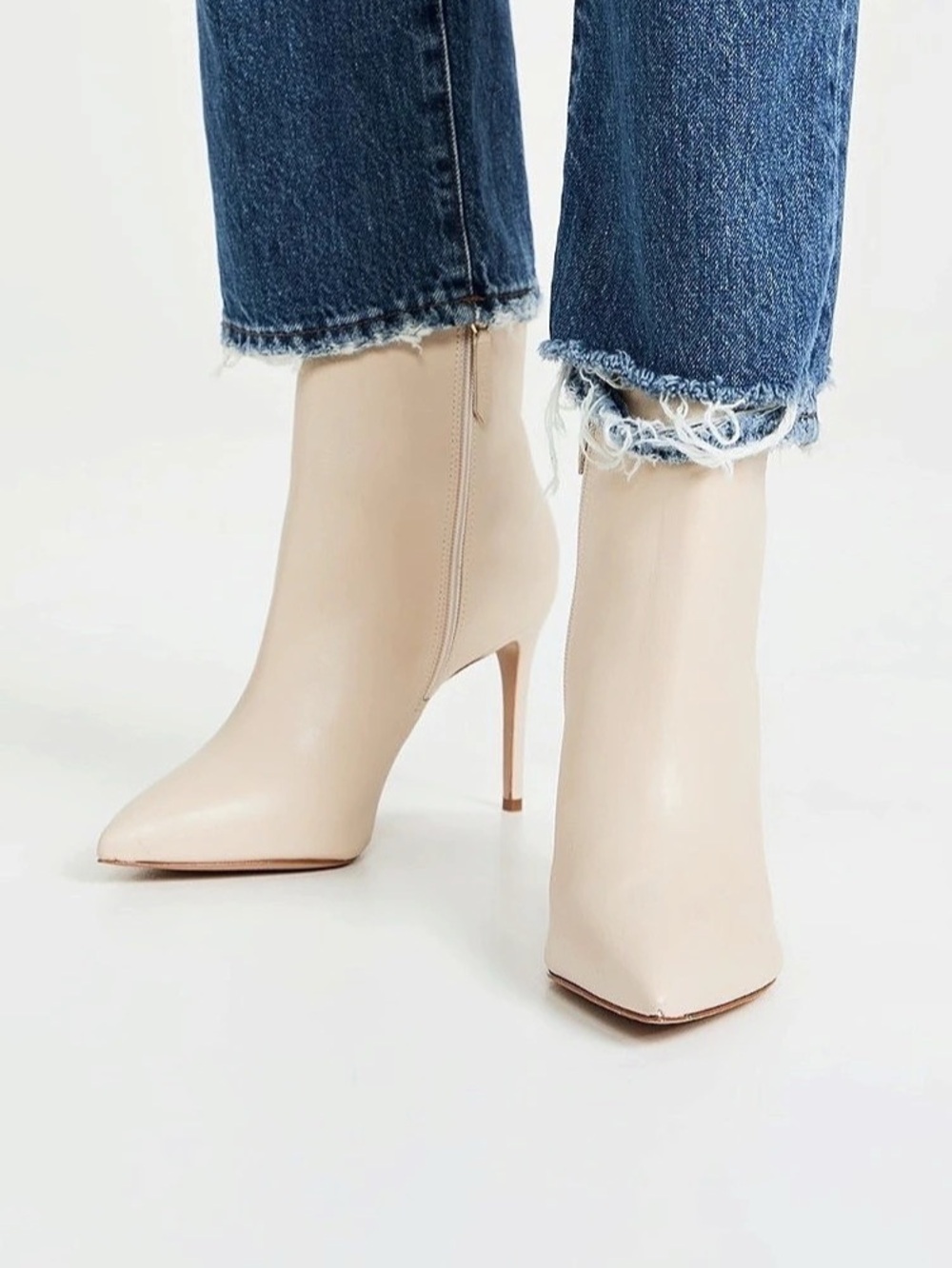 Schutz Mikko Pointed Toe Heeled Boots in Cream US 9
